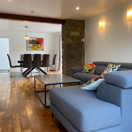 Daline House *