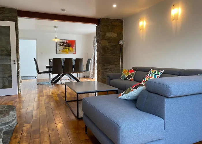 Daline House *